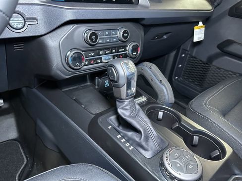 New 2025 Ford Bronco Badlands image 31