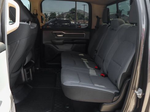 Used 2019 RAM 1500 Big Horn AWD/4WD image 39