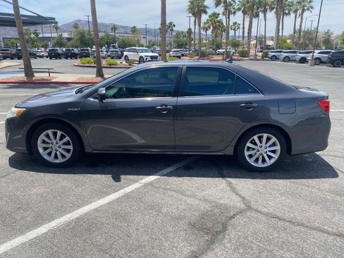 Used 2012 Toyota Camry XLE w/ Leather Pkg FWD image 8