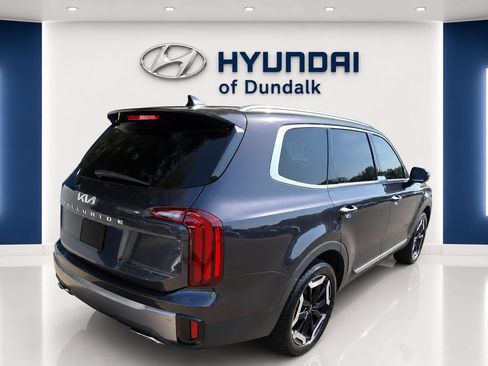 Used 2025 Kia Telluride S FWD image 3