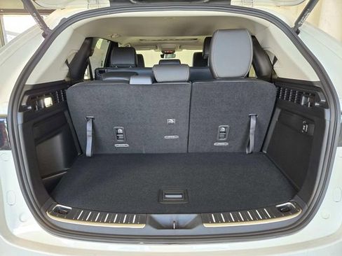 Certified 2025 MAZDA CX-90 3.3 Turbo w/ Preferred Package image 12