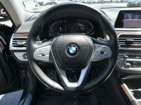 Used 2020 BMW 740i w/ Premium Package RWD image 19
