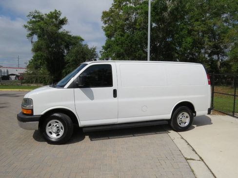Used 2016 Chevrolet Express 3500 image 6