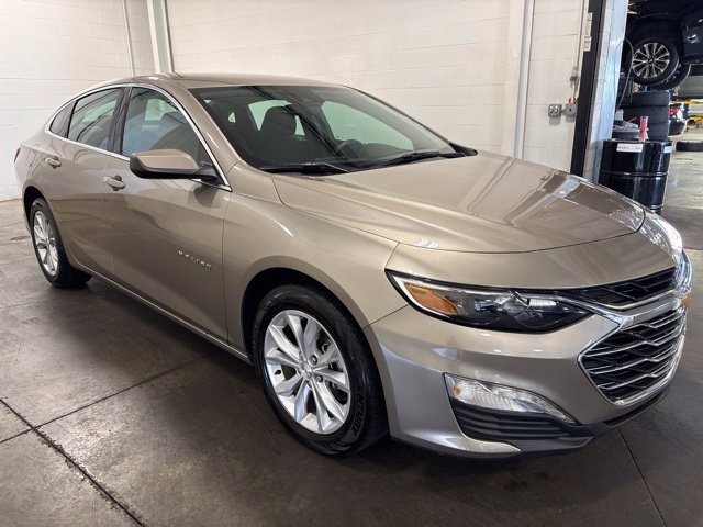 Used 2025 Chevrolet Malibu LT FWD image 3