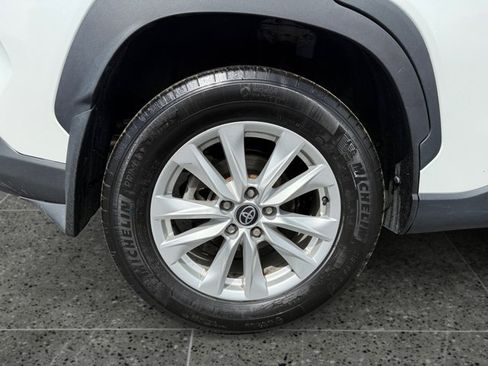 Used 2023 Toyota Corolla Cross LE w/ Moonroof Package AWD/4WD image 11