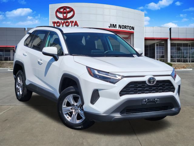Used 2025 Toyota RAV4 XLE FWD image 1