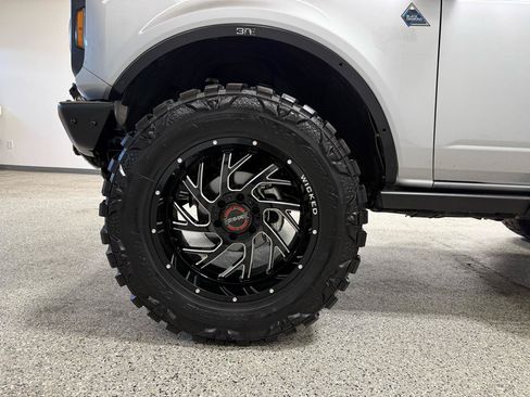 Used 2023 Ford Bronco Black Diamond AWD/4WD image 9