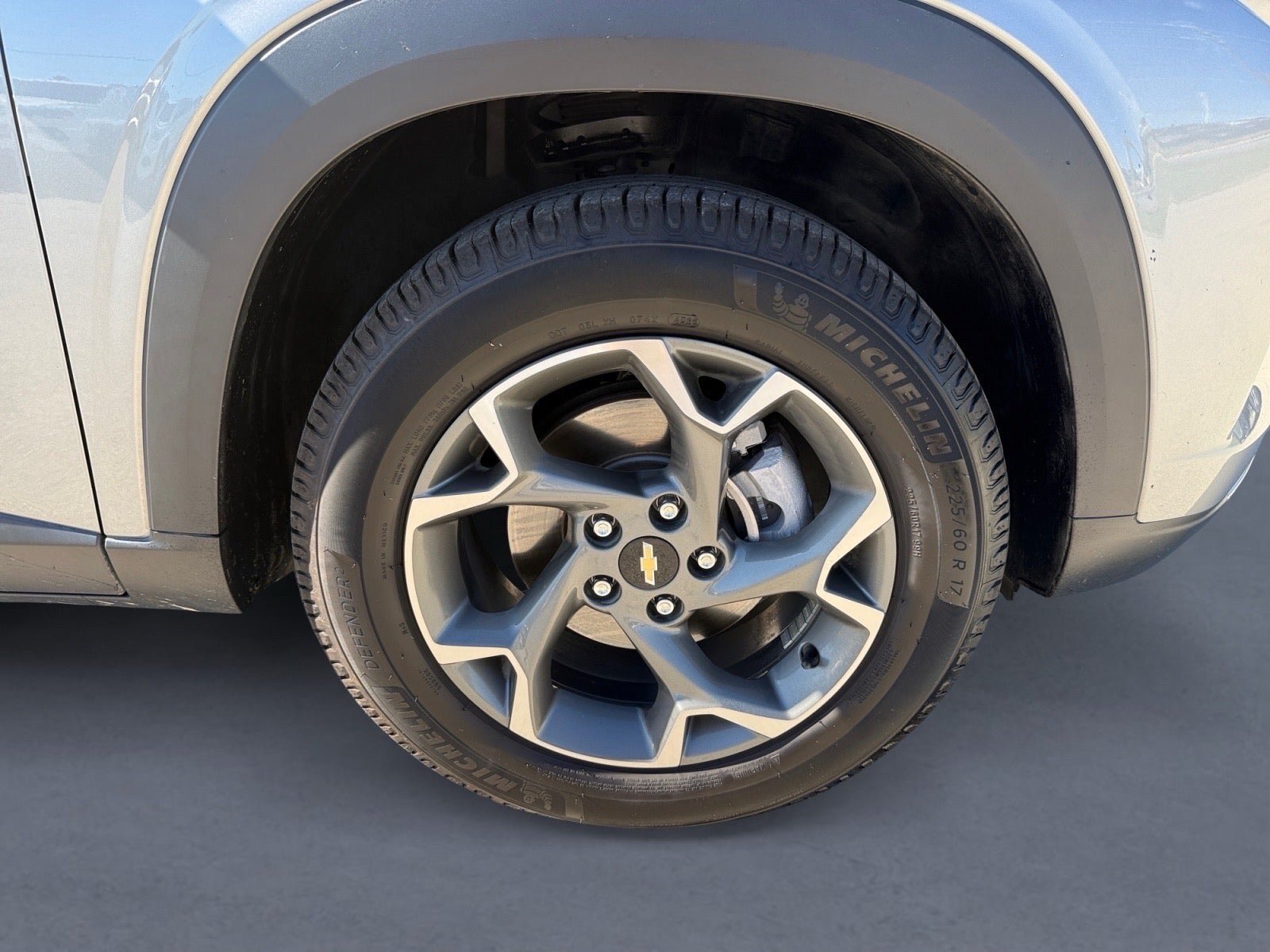 Used 2024 Chevrolet Trax LT w/ LT Convenience Package FWD image 9