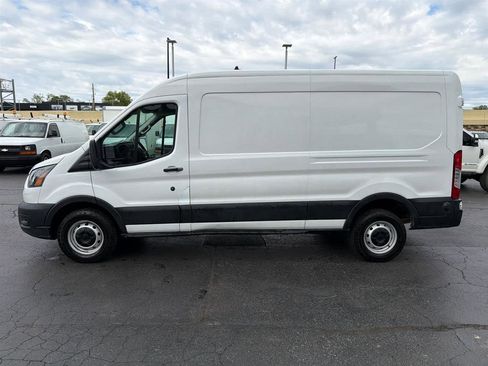 Used 2024 Ford Transit 250 148 Medium Roof RWD image 5