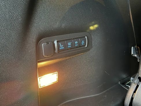 Used 2017 Ford Explorer Limited w/ Equipment Group 301A AWD/4WD image 29