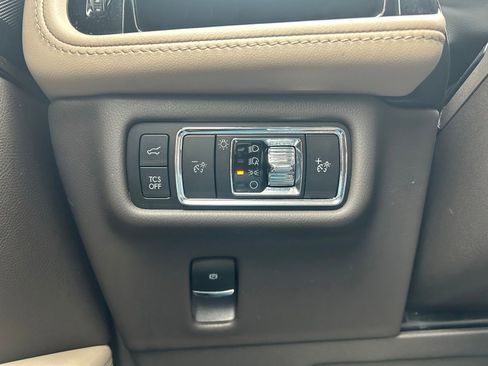 Used 2023 Lincoln Nautilus Reserve AWD/4WD image 15