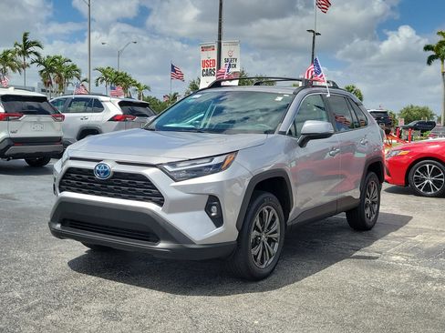 Used 2023 Toyota RAV4 XLE Premium AWD/4WD image 6