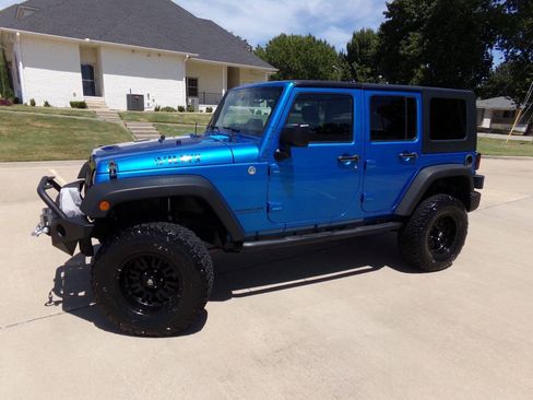 Used 2015 Jeep Wrangler Unlimited Sport AWD/4WD image 5