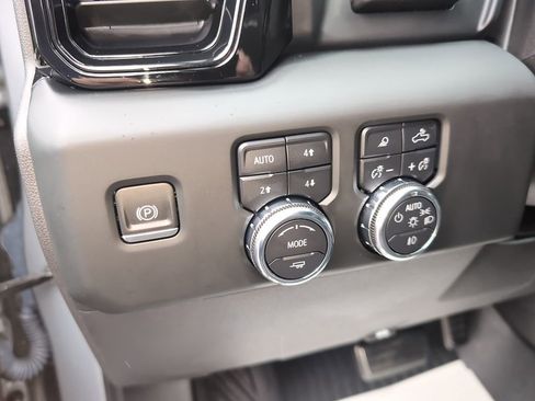 Used 2023 GMC Sierra 1500 AT4X w/ AT4X AEV Edition AWD/4WD image 23