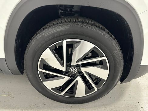 Used 2025 Volkswagen Atlas SE image 63