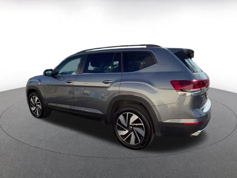 Used 2025 Volkswagen Atlas SE image 10