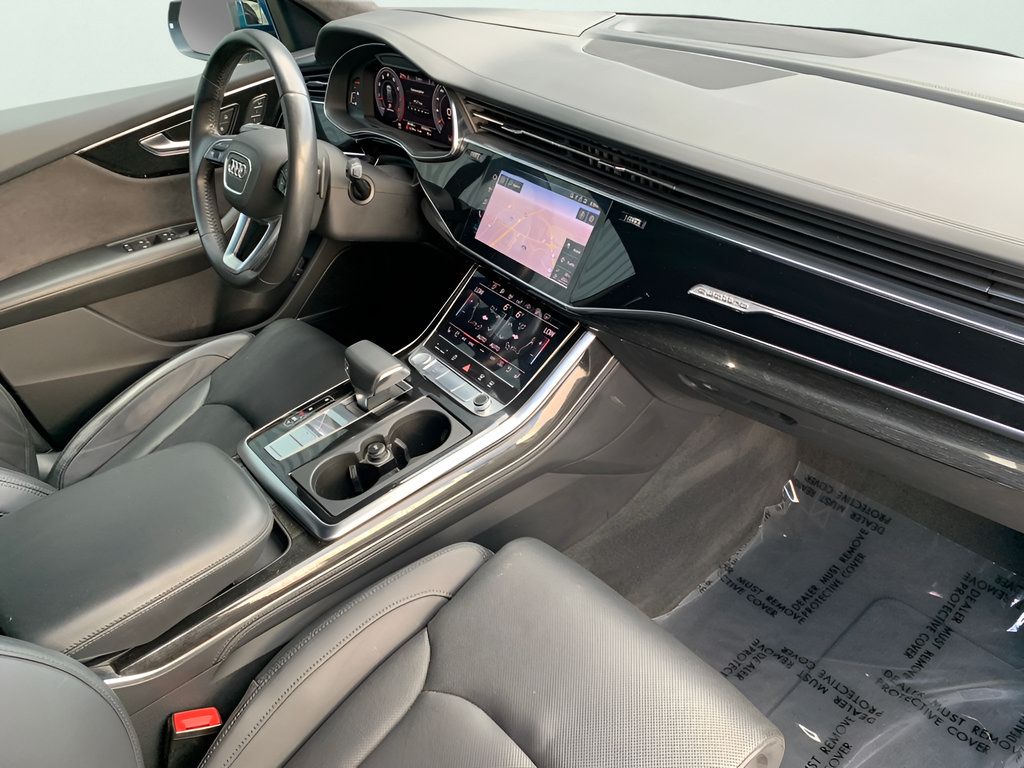 Used 2019 Audi Q8 Prestige w/ Luxury Package AWD/4WD image 41