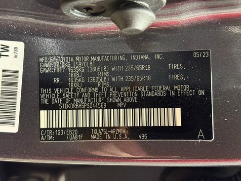 Certified 2023 Toyota Highlander XLE image 33