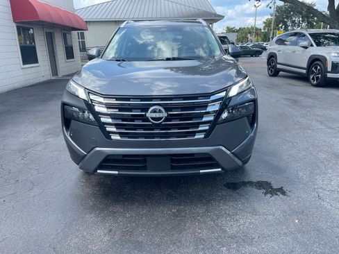 Used 2026 Nissan Rogue SL FWD image 9