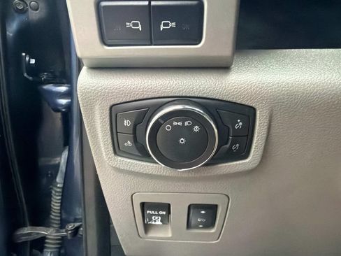 Used 2018 Ford F150 Lariat w/ Equipment Group 502A Luxury RWD image 31