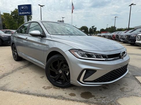 New 2025 Volkswagen Jetta SE image 1