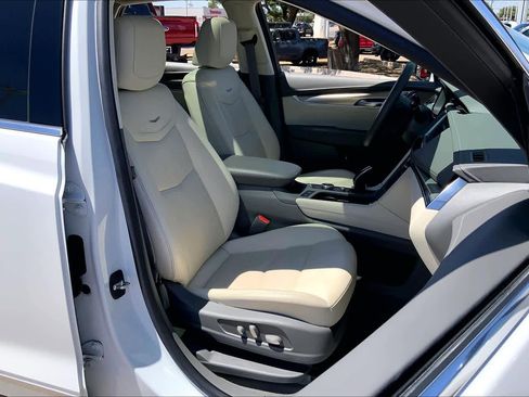 Used 2021 Cadillac XT5 Premium Luxury FWD image 9