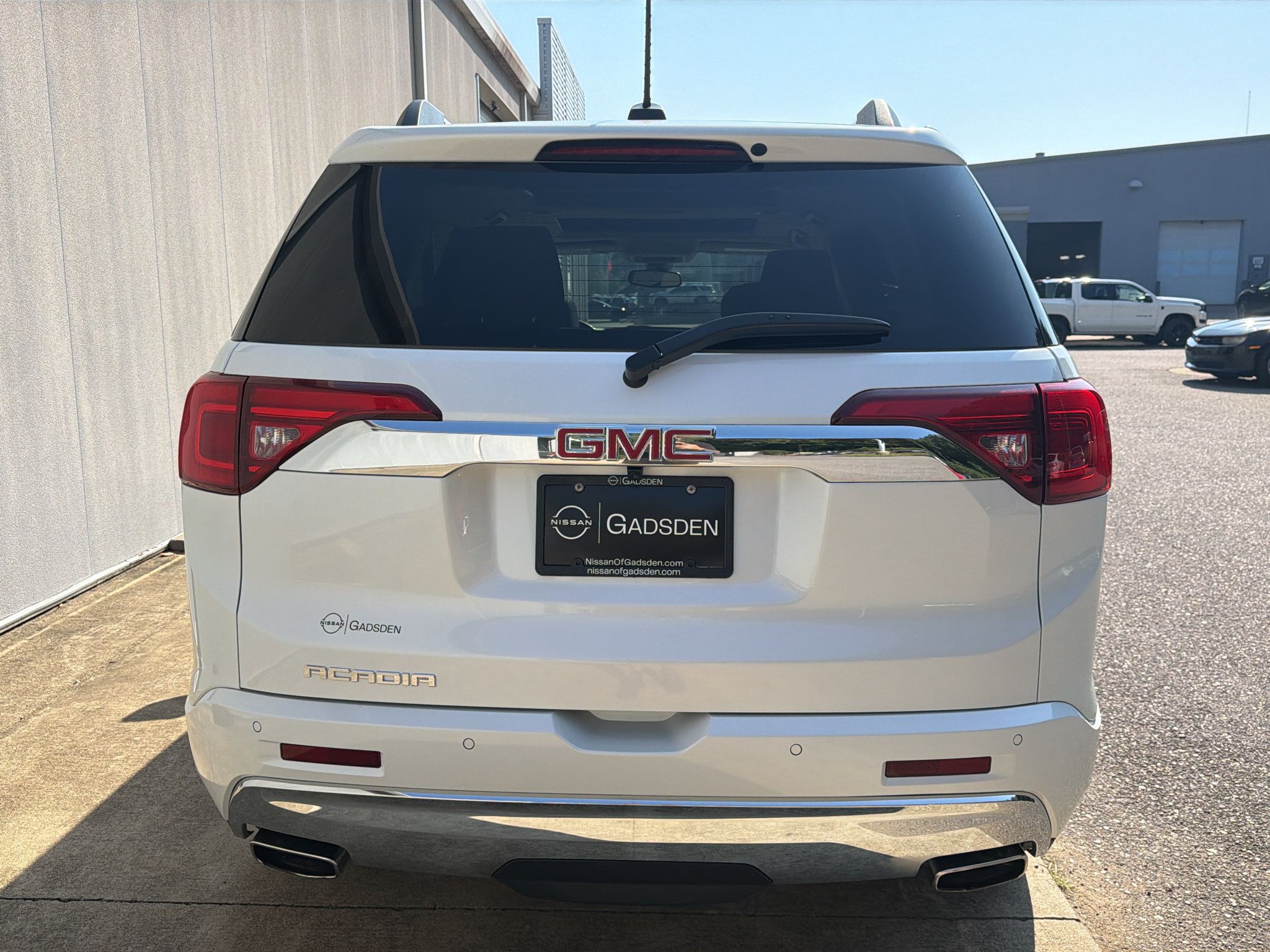 Used 2019 GMC Acadia Denali w/ Technology Package FWD image 4