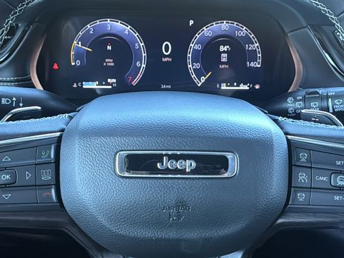 New 2026 Jeep Grand Cherokee Altitude image 28