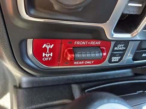 Used 2024 Jeep Gladiator Rubicon AWD/4WD image 22
