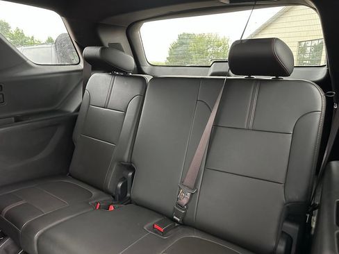 Used 2023 Chevrolet Traverse RS AWD/4WD image 25