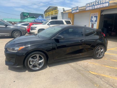 Used 2019 Hyundai Veloster 2.0 FWD image 3