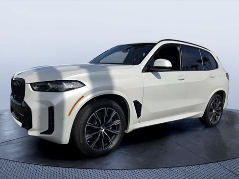 Used 2024 BMW X5 xDrive40i w/ M Sport Package AWD/4WD image 2
