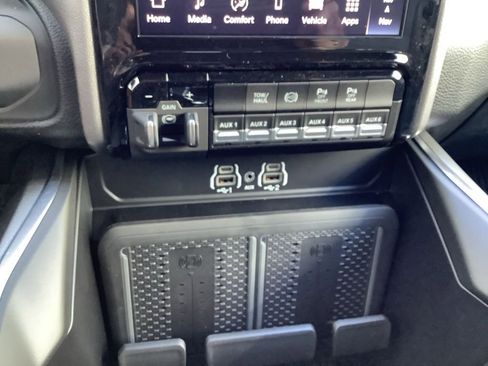 New 2026 RAM 2500 Big Horn AWD/4WD image 24