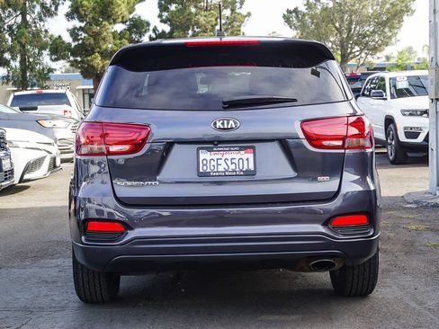 Used 2019 Kia Sorento FWD image 6