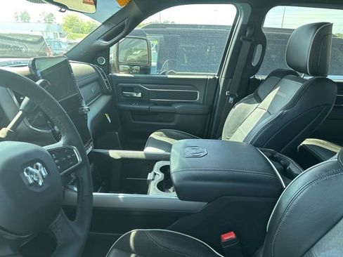 Used 2025 RAM 3500 Laramie image 19