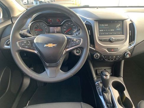 Used 2017 Chevrolet Cruze LT w/ Convenience Package image 10