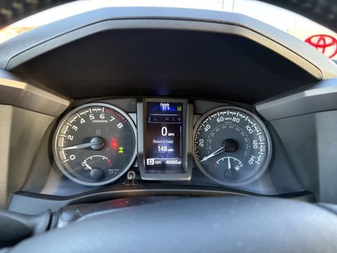 Used 2023 Toyota Tacoma TRD Off-Road image 3