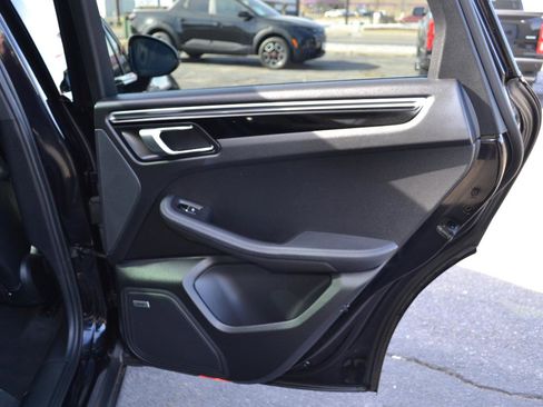 Used 2019 Porsche Macan S image 41