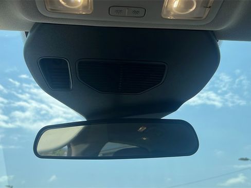 Used 2021 Ford Escape SE image 16