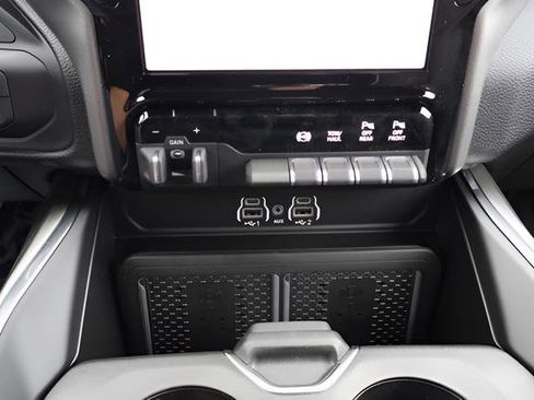 New 2026 RAM 2500 Laramie AWD/4WD image 25