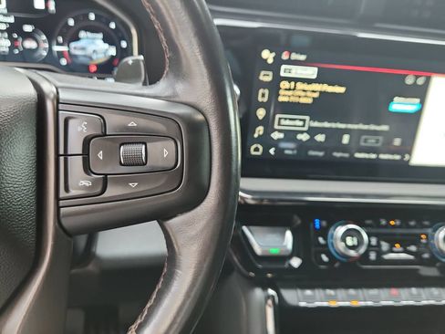 Used 2022 GMC Sierra 1500 AT4 w/ Technology Package AWD/4WD image 23