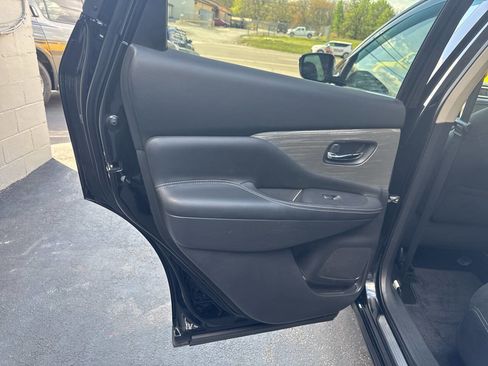 Used 2016 Nissan Murano SV w/ Premium Package AWD/4WD image 17