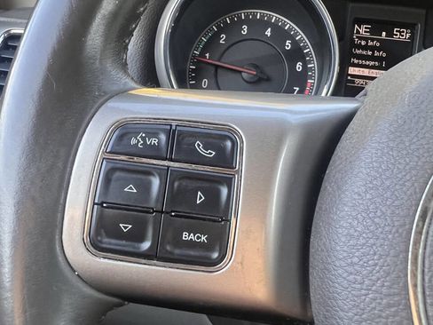 Used 2012 Jeep Grand Cherokee Laredo image 26