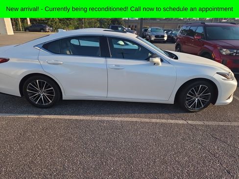 Used 2022 Lexus ES 350 w/ Premium Package FWD image 3