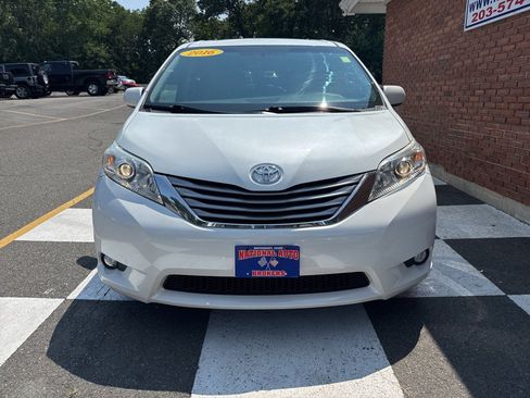 Used 2016 Toyota Sienna XLE FWD image 6