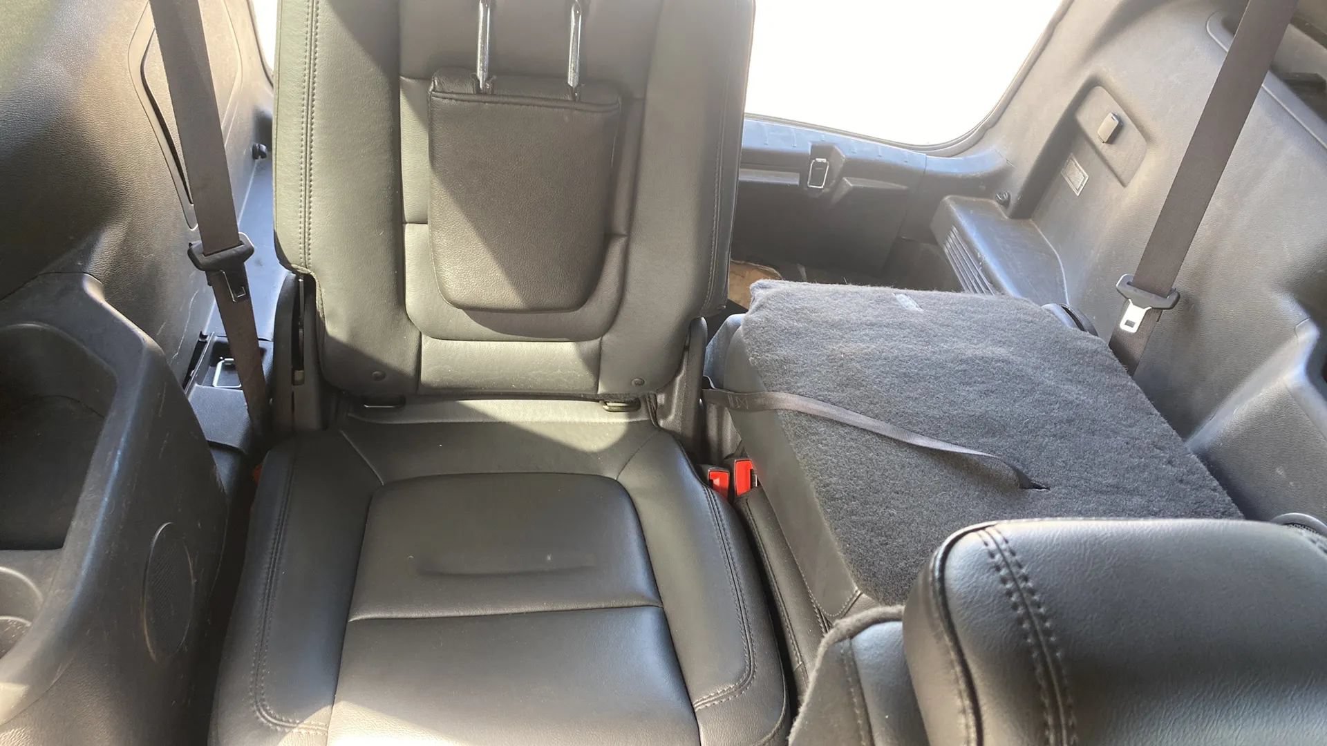 Used 2015 Ford Explorer XLT w/ Equipment Group 202B AWD/4WD image 14