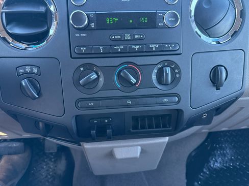 Used 2009 Ford F250 XLT image 17