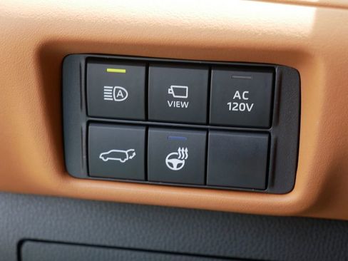 Used 2023 Toyota Highlander Platinum AWD/4WD image 31