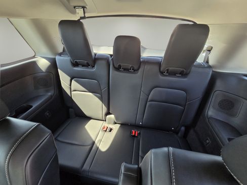 Used 2023 Nissan Pathfinder Platinum AWD/4WD image 12