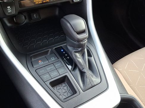 Certified 2021 Toyota RAV4 XLE image 14